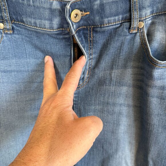 Torrid Womens Bombshell Skinny Jeans 18R Stretch Medium Wash Grip Waistband - Picture 8 of 13